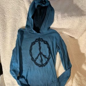 Long sleeve hooded shirt